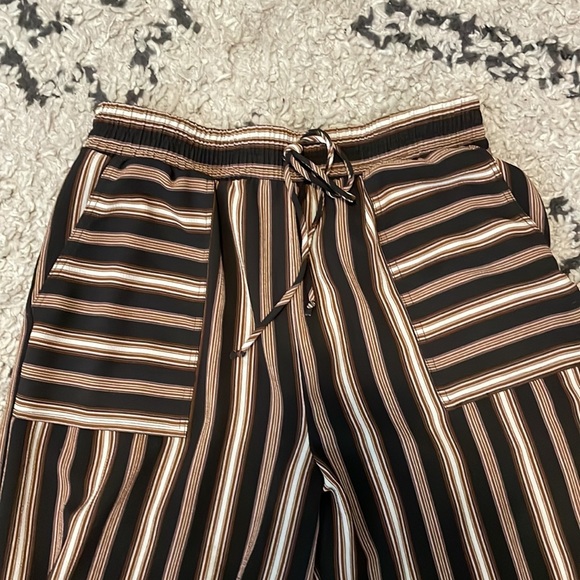 Xhiliration wide leg cropped pants - Picture 2 of 4